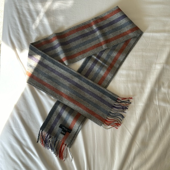 Saks Fifth Avenue Other - Cashmere scarf